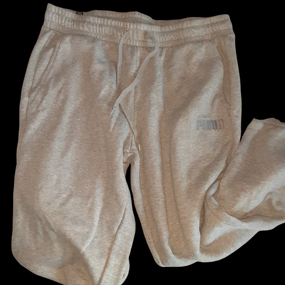 Mens PUMA Sweats in Grey